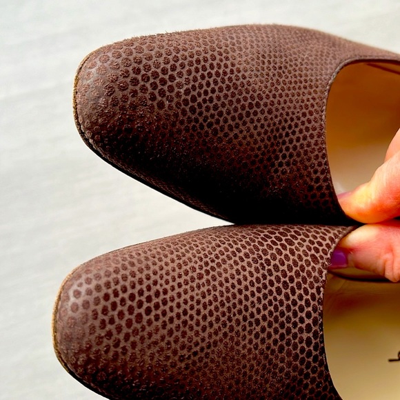 Salvatore Ferragamo boutique  Women’s Leather Shoes Colour Brown Italy - Picture 6 of 6